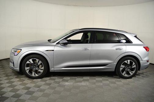 2022 Audi e-tron Premium quattro