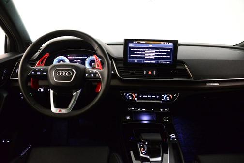 Glacier White Metallic 2024 Audi Q5 e 55 S line quattro Premium