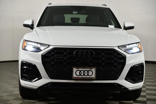 Glacier White Metallic 2024 Audi Q5 e 55 S line quattro Premium