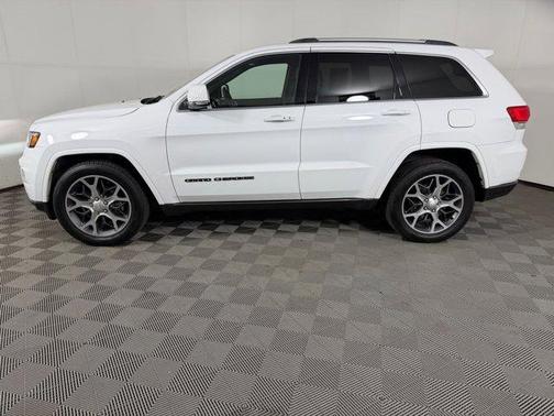 Bright White Clearcoat 2018 Jeep Grand Cherokee Sterling Edition
