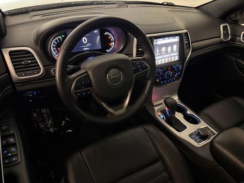Bright White Clearcoat 2018 Jeep Grand Cherokee Sterling Edition