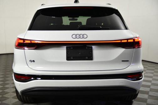 2025 Audi Q6 e-tron Premium Plus quattro