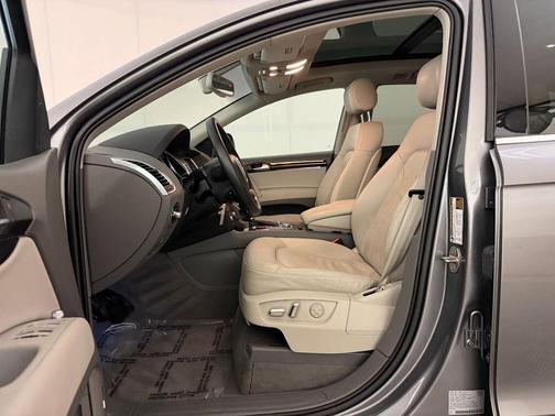 Graphite Gray Metallic 2011 Audi Q7 TDI Premium Plus