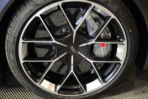 Daytona Gray Pearl Effect 2025 Audi RS e-tron GT performance