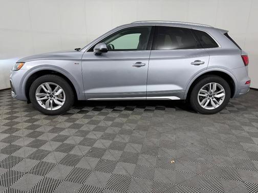 Florett Silver Metallic 2023 Audi Q5 45 S line quattro Premium