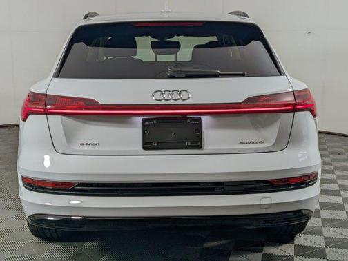 2021 Audi e-tron Premium