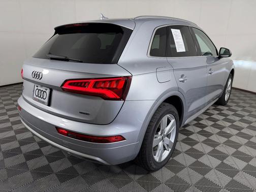 Florett Silver Metallic 2019 Audi Q5 2.0T Premium Plus