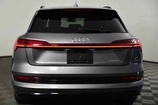 2021 Audi e-tron Premium
