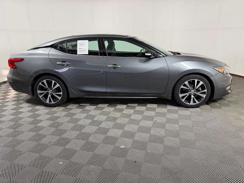 Gun Metallic 2017 Nissan Maxima 3.5 SL