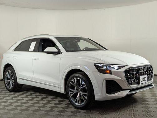 2025 Audi Q8 55 Premium