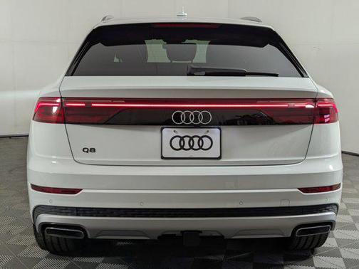 2025 Audi Q8 55 Premium