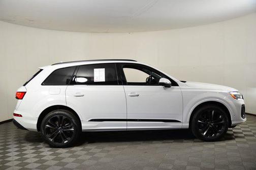 2025 Audi Q7 55 Premium Plus