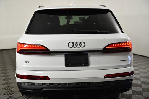 2025 Audi Q7 55 Premium Plus