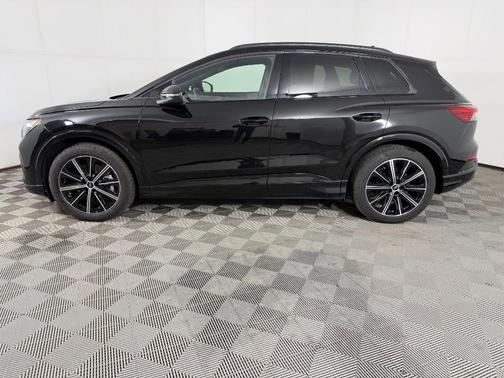 Mythos Black Metallic 2025 Audi Q4 e-tron 45 Premium