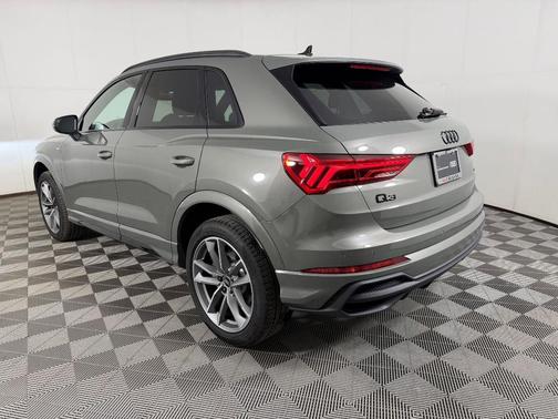 Chronos Gray Metallic 2025 Audi Q3 45 S line Premium