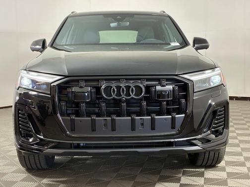Mythos Black Metallic 2026 Audi Q7 45 Premium