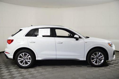 2024 Audi Q3 Premium 45 TFSI S line quattro Tiptronic