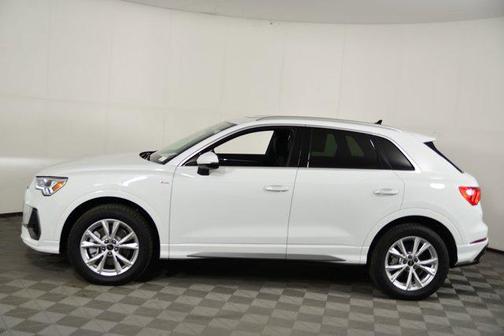 2024 Audi Q3 Premium 45 TFSI S line quattro Tiptronic