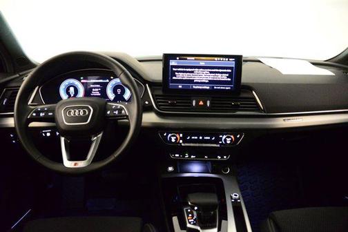 2024 Audi Q5 Premium Plus 55 TFSI e S line quattro S tronic