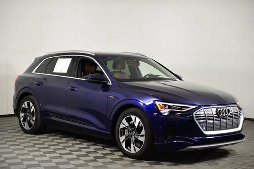 2022 Audi e-tron Premium Plus
