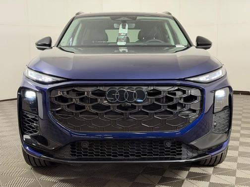 Navarra Blue Metallic 2026 Audi Q3 S line