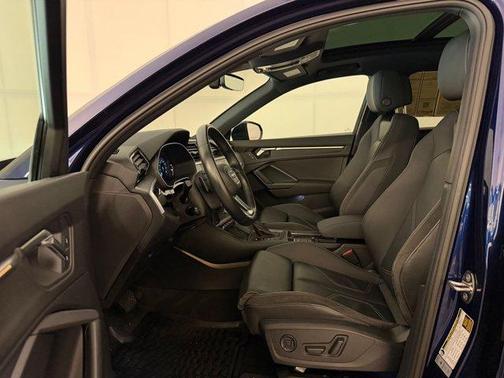 Navarra Blue Metallic 2022 Audi Q3 45 S line Premium Plus