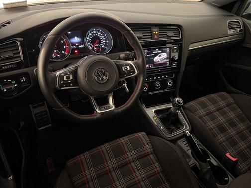 White Silver Metallic 2018 Volkswagen Golf GTI 2.0T S 4-Door