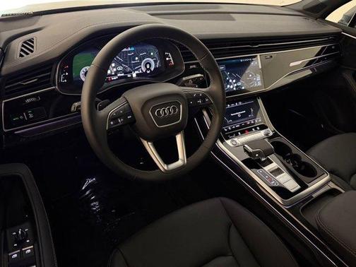 Samurai Gray Metallic 2026 Audi Q7 PLUS