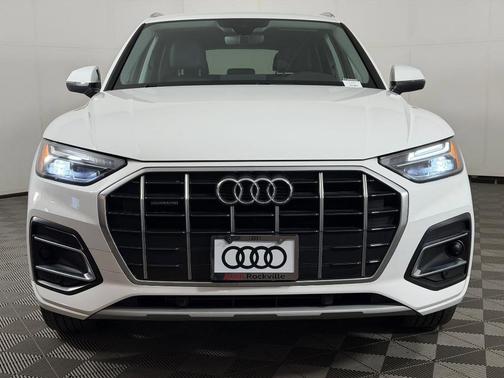 Ibis White 2023 Audi Q5 40 Premium