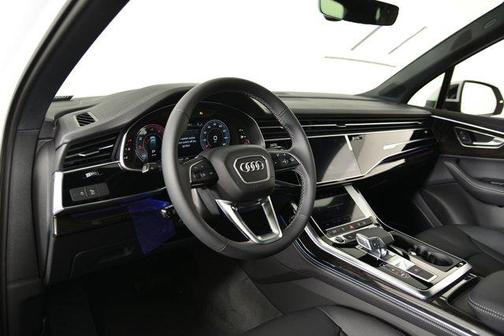 Glacier White Metallic 2026 Audi Q7 45 Premium