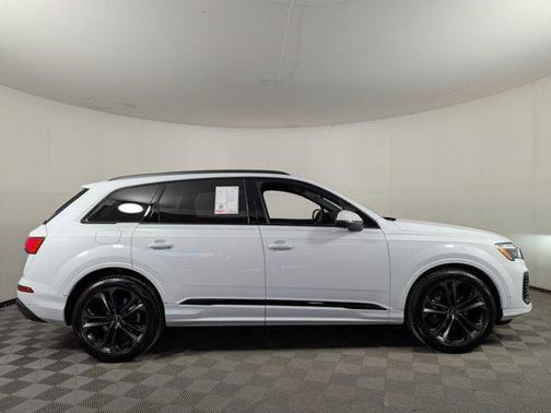 2025 Audi Q7 55 Prestige