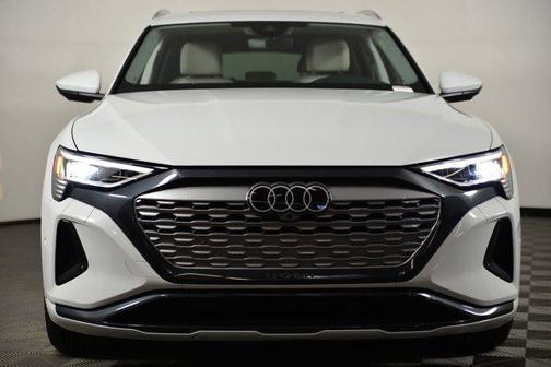 2024 Audi Q8 e-tron Premium Plus
