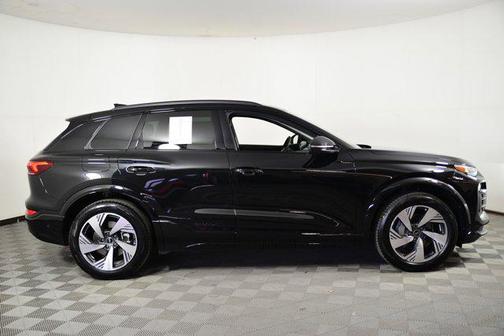 2025 Audi Q6 e-tron Premium Plus quattro