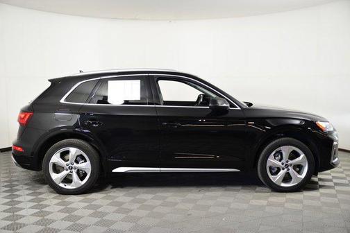 2022 Audi Q5 45 S line Premium Plus