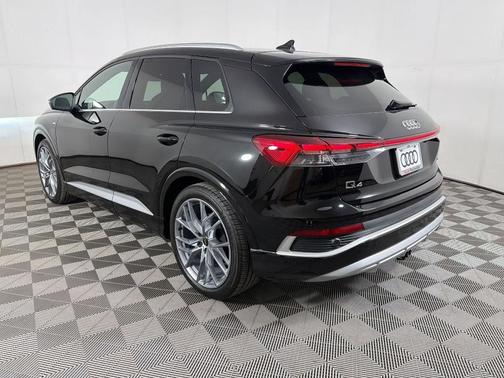 2025 Audi Q4 e-tron 55 quattro Premium