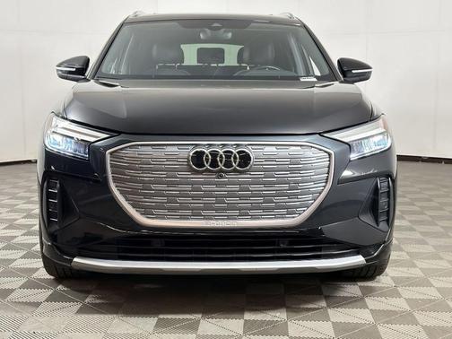Mythos Black Metallic 2023 Audi Q4 e-tron 40 Premium Plus