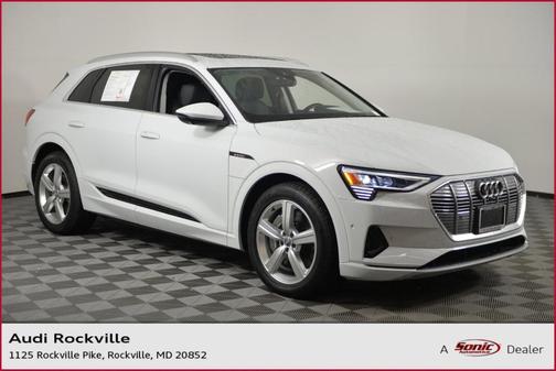 Photo 1 of 32 of 2019 Audi e-tron Premium Plus