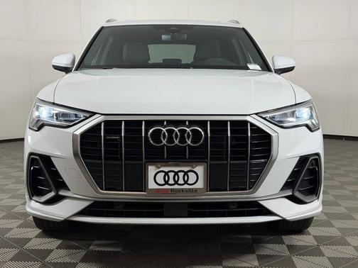 Glacier White Metallic 2023 Audi Q3 45 S line Premium Plus