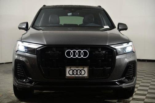 Samurai Gray Metallic 2026 Audi Q7 PLUS
