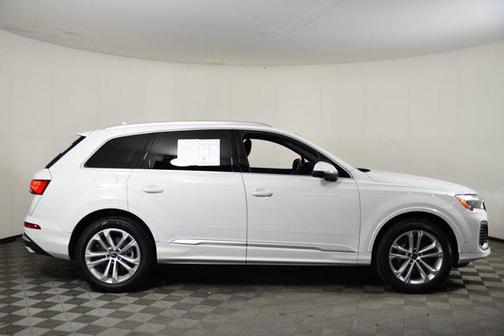 2025 Audi Q7 45 Premium