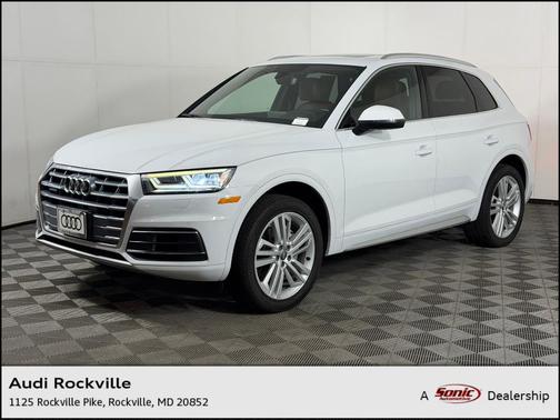 Glacier White Metallic 2019 Audi Q5 2.0T Premium Plus
