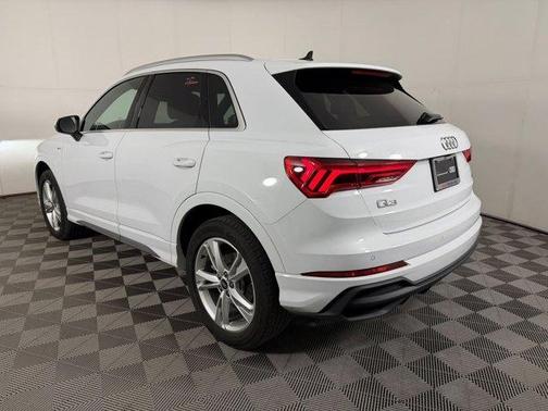 Glacier White Metallic 2023 Audi Q3 45 S line Premium Plus