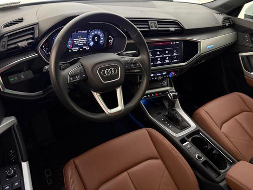 Glacier White Metallic 2023 Audi Q3 45 S line Premium Plus