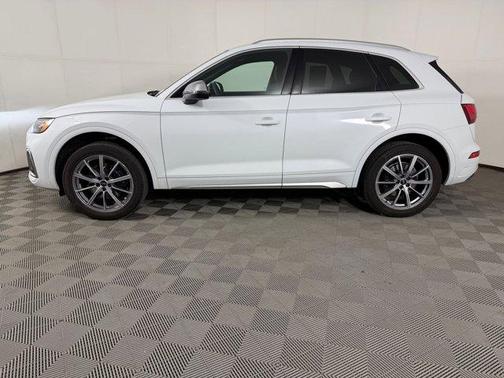 Glacier White Metallic 2024 Audi SQ5 3.0T Premium Plus