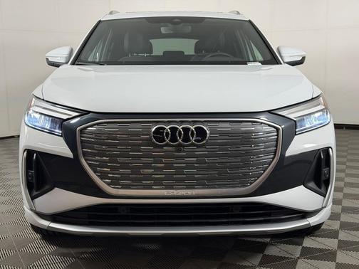 Glacier White Metallic 2025 Audi Q4 e-tron 55 quattro Premium
