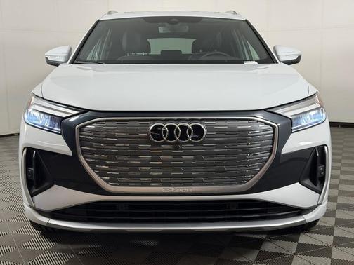 Glacier White Metallic 2025 Audi Q4 e-tron 55 quattro Premium
