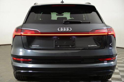 2021 Audi e-tron Premium Plus