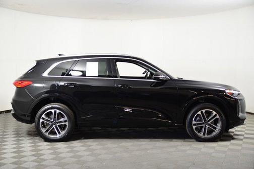 2025 Audi Q5 Premium
