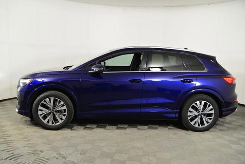 Navarra Blue Metallic 2023 Audi Q4 e-tron 40 Premium Plus