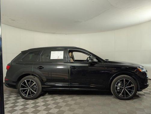 2023 Audi Q7 55 Premium Plus